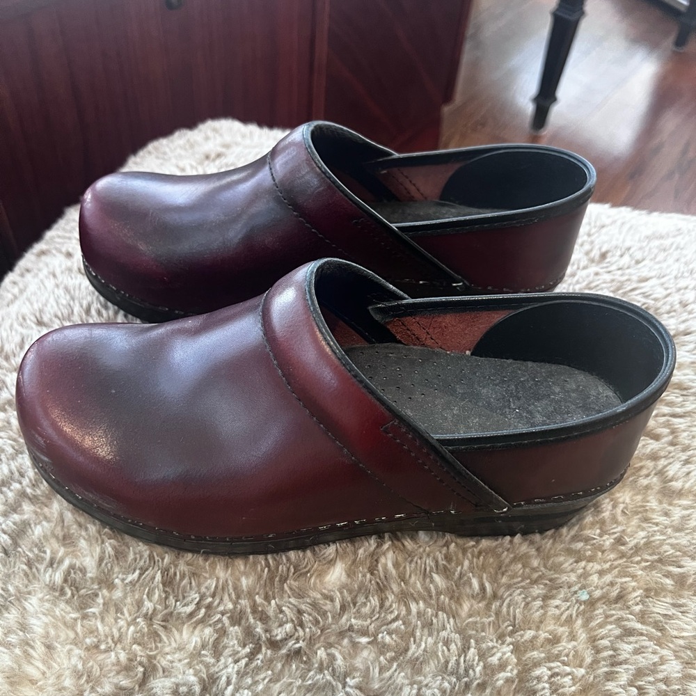 Women’s Burgundy Dansko Leather Clogs